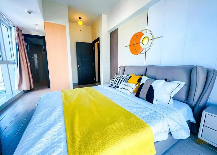 Ultra-luxury 3br Penthouse In Uptown Bgc