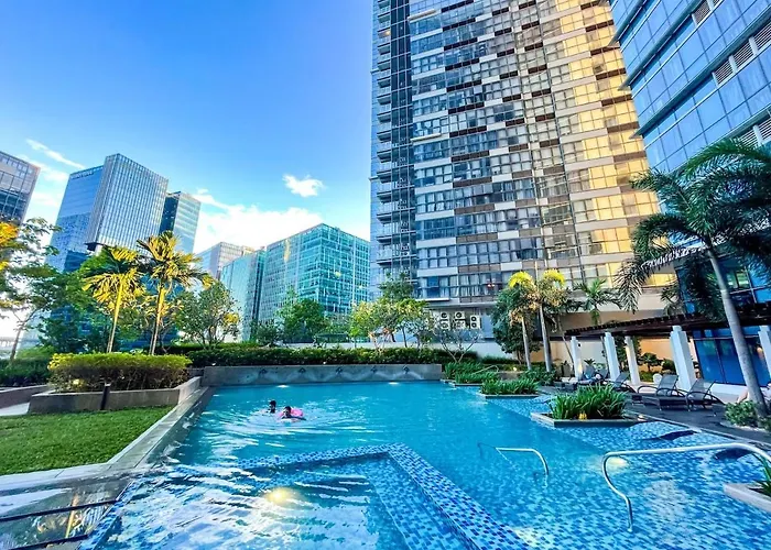 Ultra-luxury 3br Penthouse In Uptown Bgc